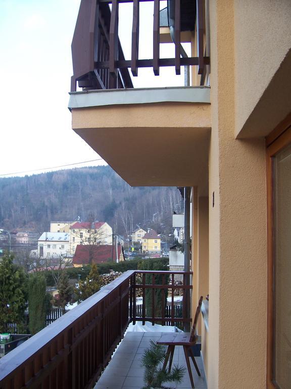 Penzion Havaj Karlovy Vary Esterno foto
