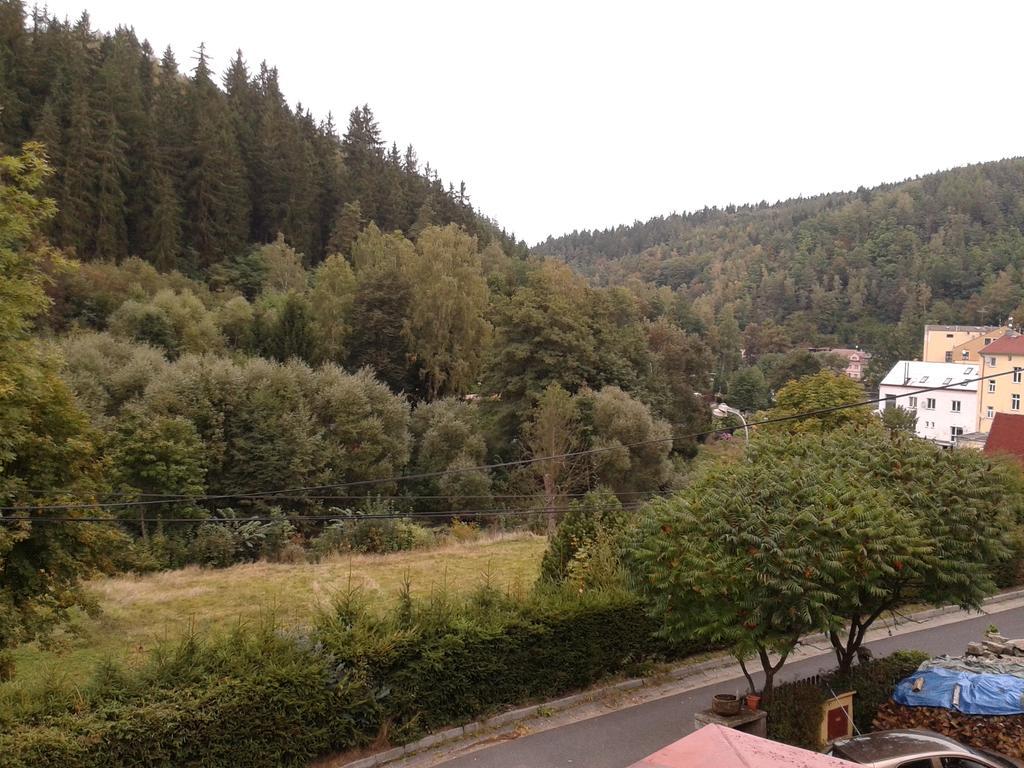 Penzion Havaj Karlovy Vary Esterno foto